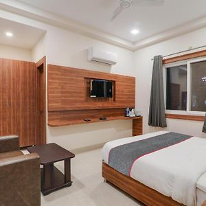 Super Townhouse Majestic Hotel Near Phoenix Palassio